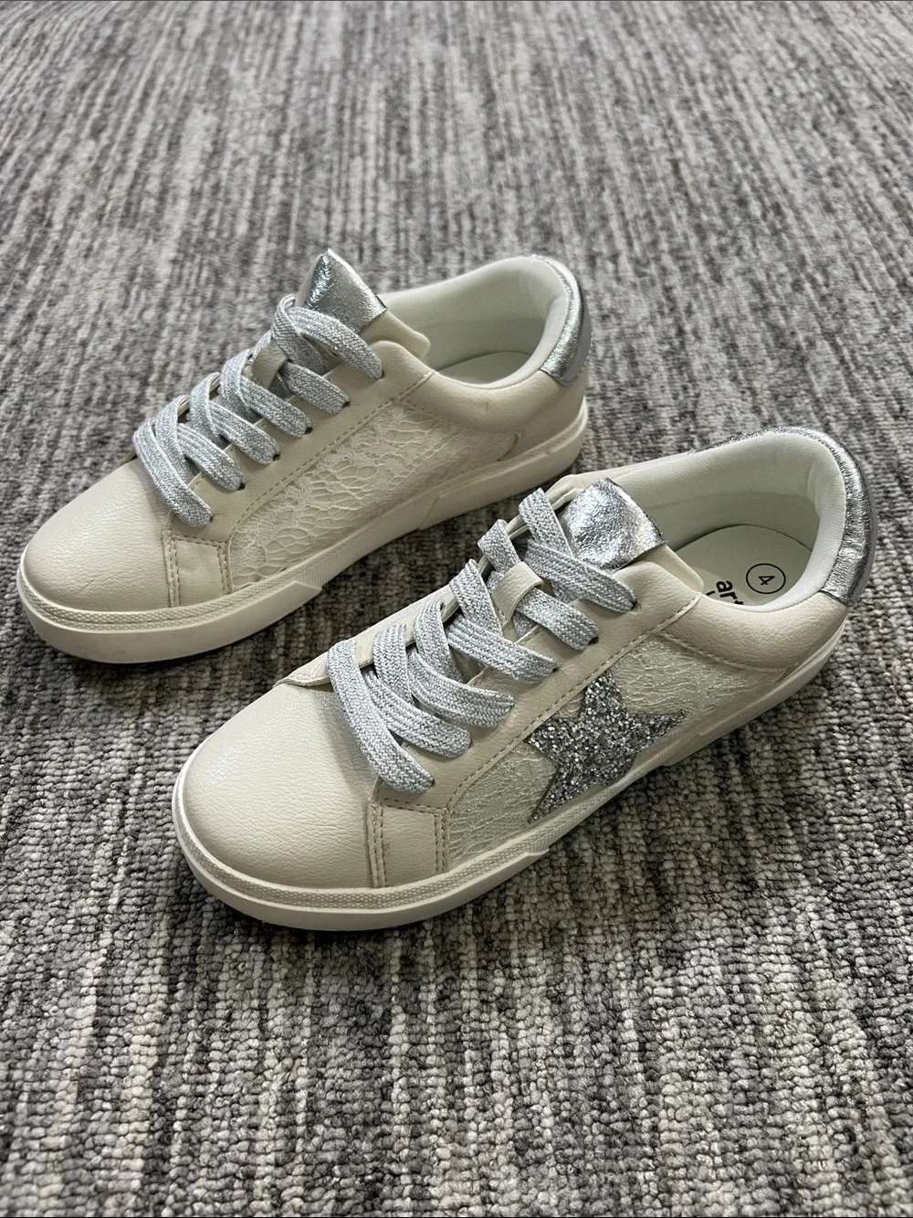 Art Class Kaitlyn Star Court Sneakers Girls Size 5